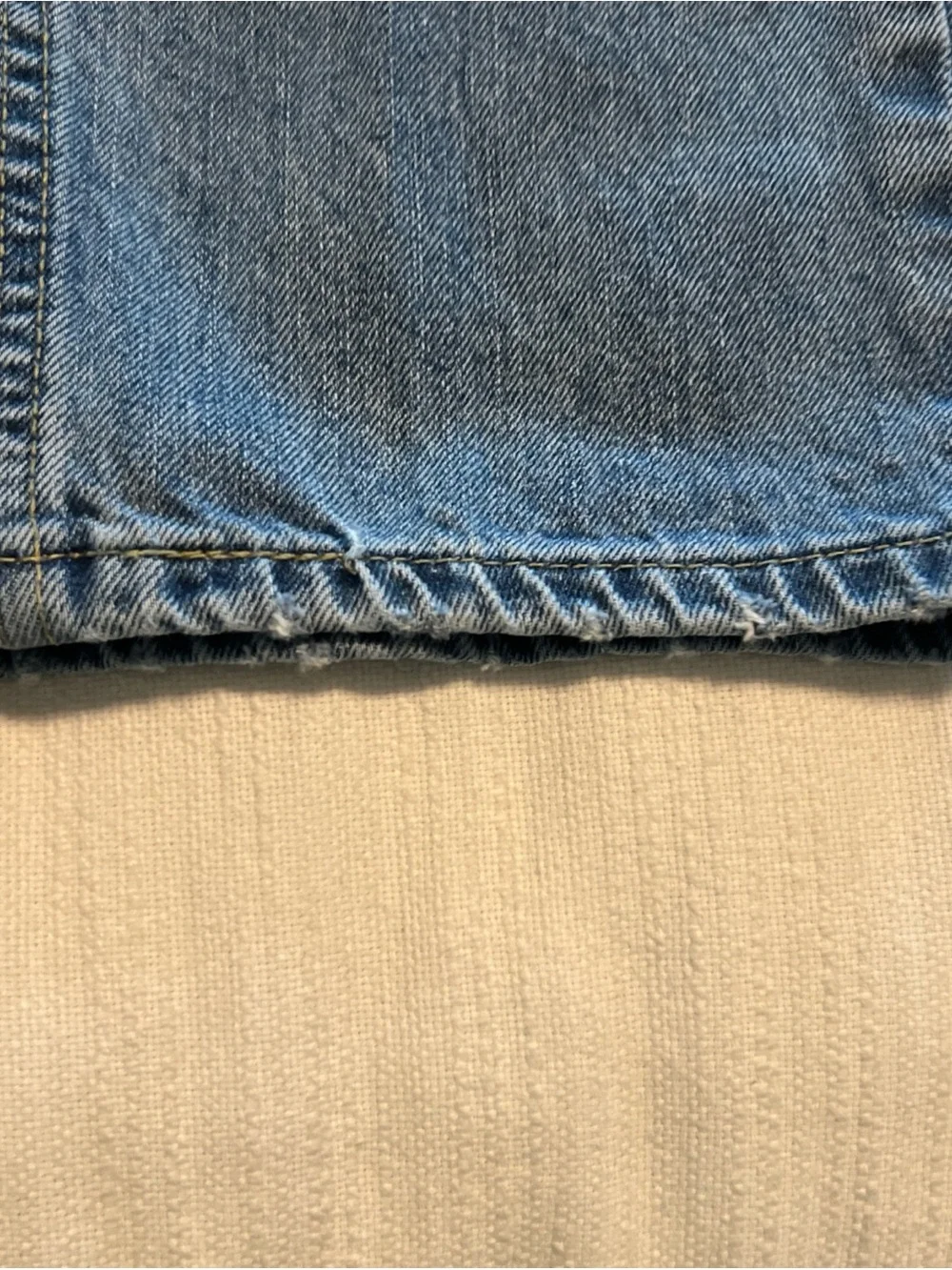 SOLD!! Men’s Levi’s 505 classic light denim jeans Size 31/32 - Picture 6 of 7